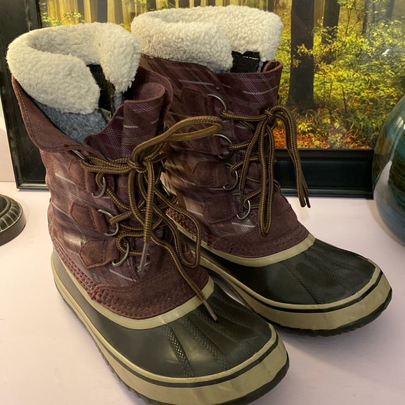 Sorel waterproof boots - Picture 1 of 5